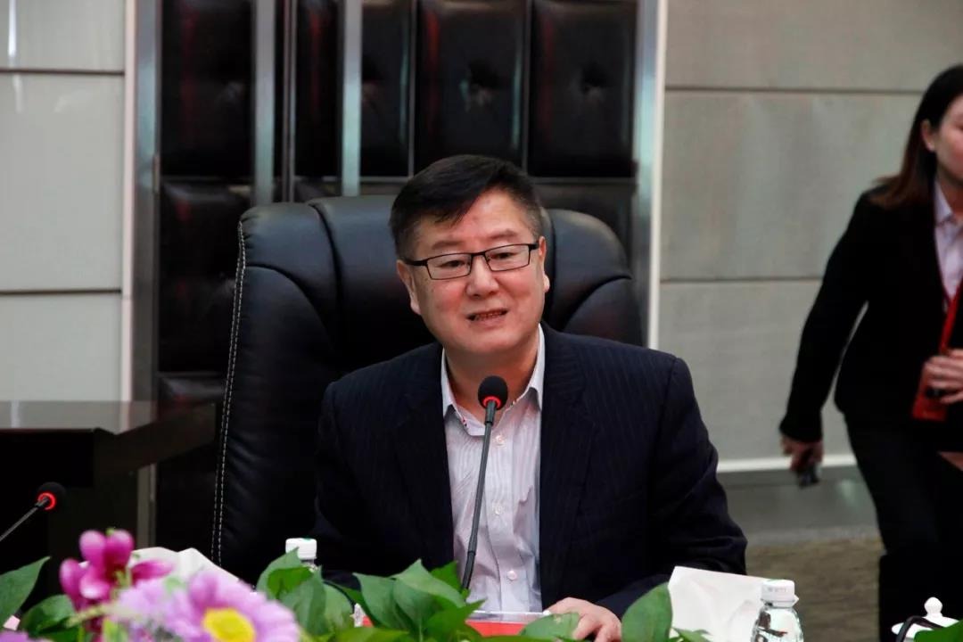 中亚国际跨境电商产业城圆满揭牌