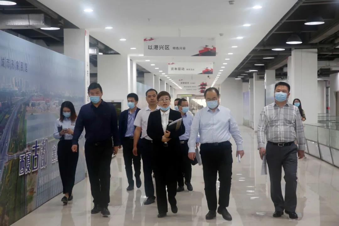 湖北省枣阳市领导参观中亚硅谷城市形象馆